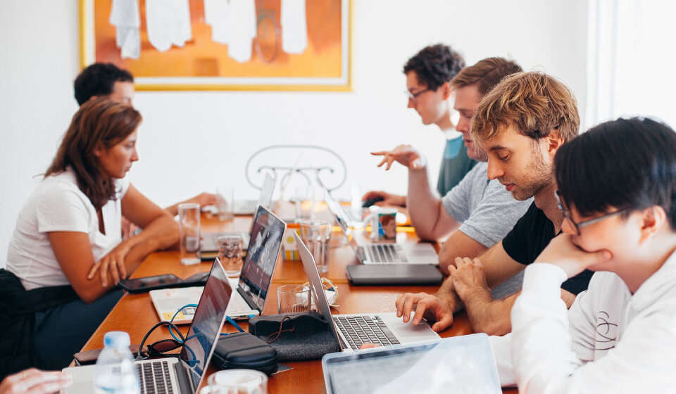 About 1 tech news about header img